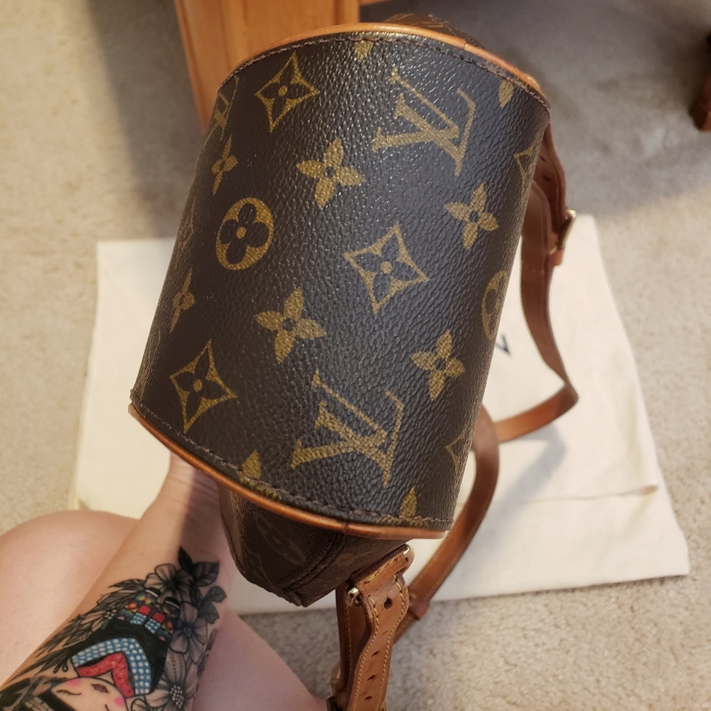 Louis Vuitton Ellipse Backpack - Picture 7 of 12